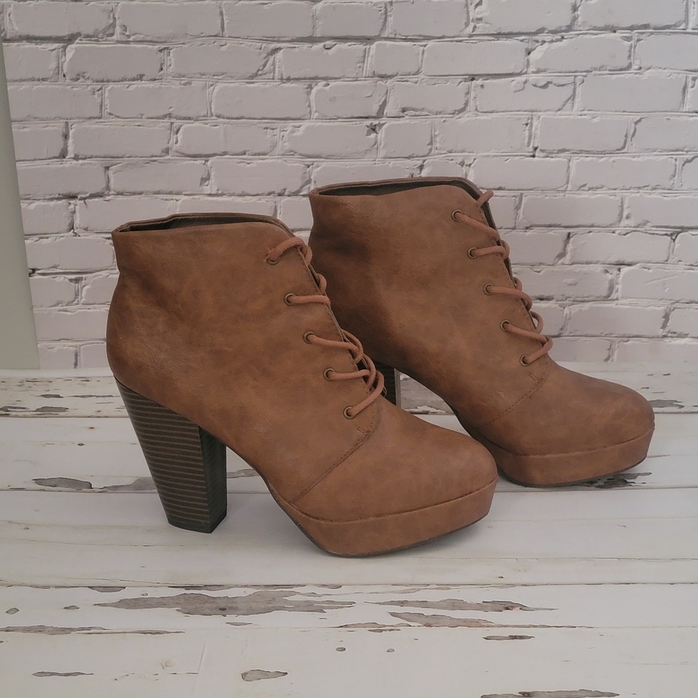 Candies Brown Ankle Boots - Size 8.5